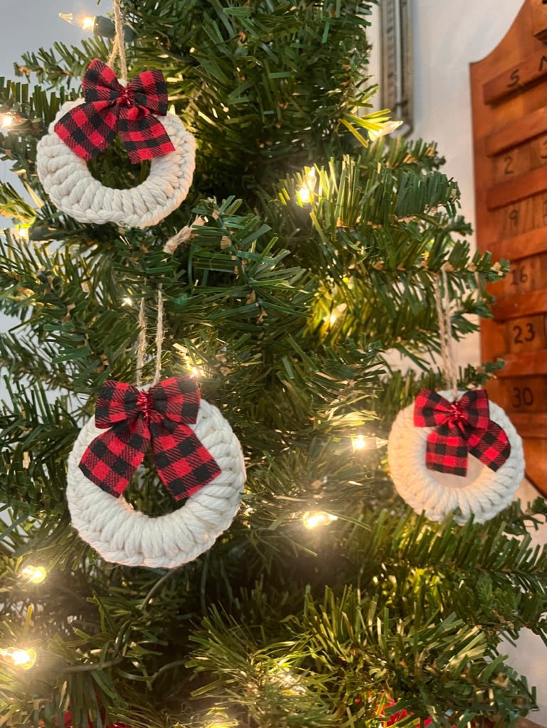 Handmade Buffalo Check Macrame Christmas Ornament