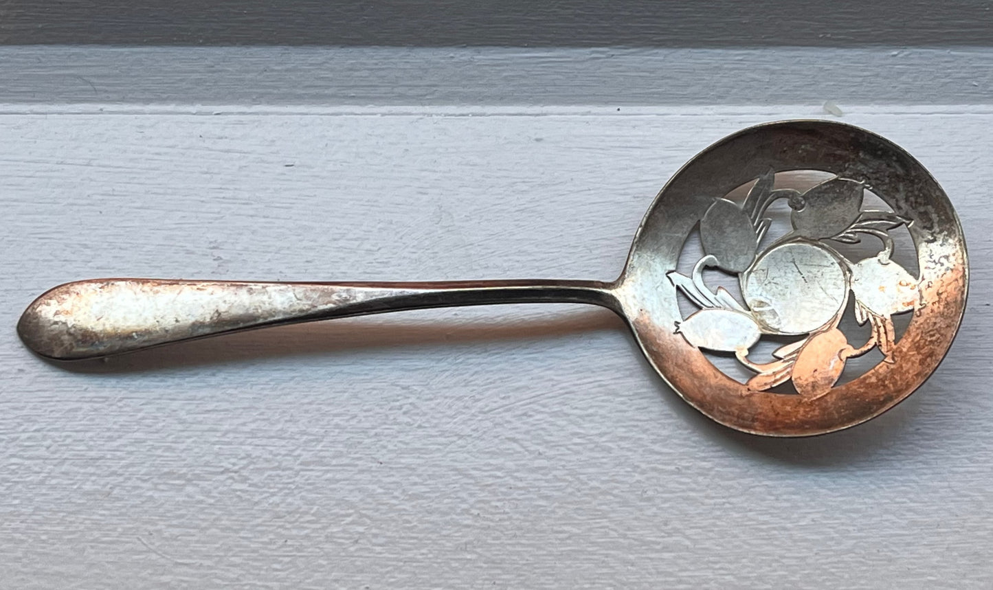 Vintage Wm Rogers Mfg Co. Silver Plate Tomato Server ~ Vintage Spoon